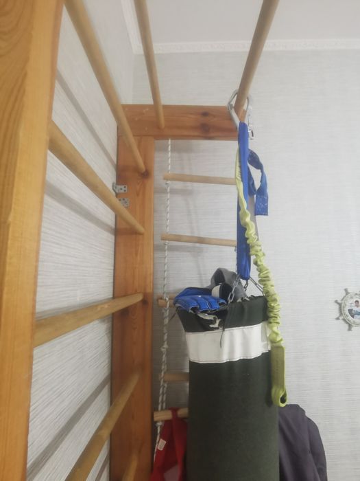 Продам шведскую стенку турник
