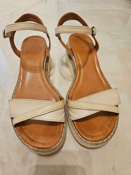 Бежови сандали от естествената кожа- 38 номер