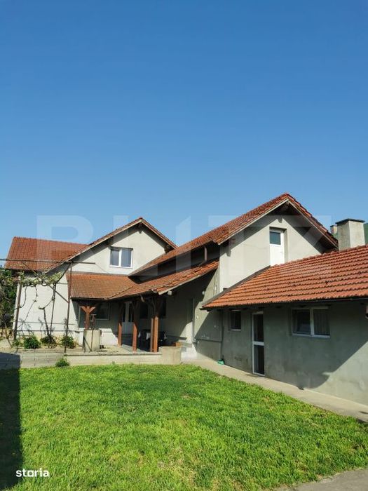 Casa cu 5 camere, suprafata utila 208 mp, loc. Halmeu
