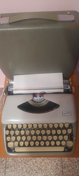 Mașină de scris Adler Tippa