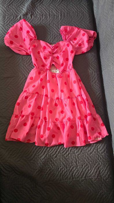 Розова рокля с ръкави