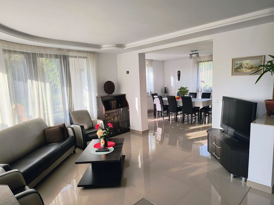 De vanzare casa cu 2,7 ha teren intravilan in Sovata