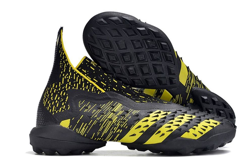 Бутсы Сороконожка адидас