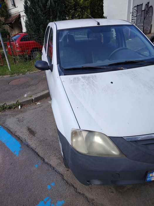 Vand Logan 2006  5000 lei