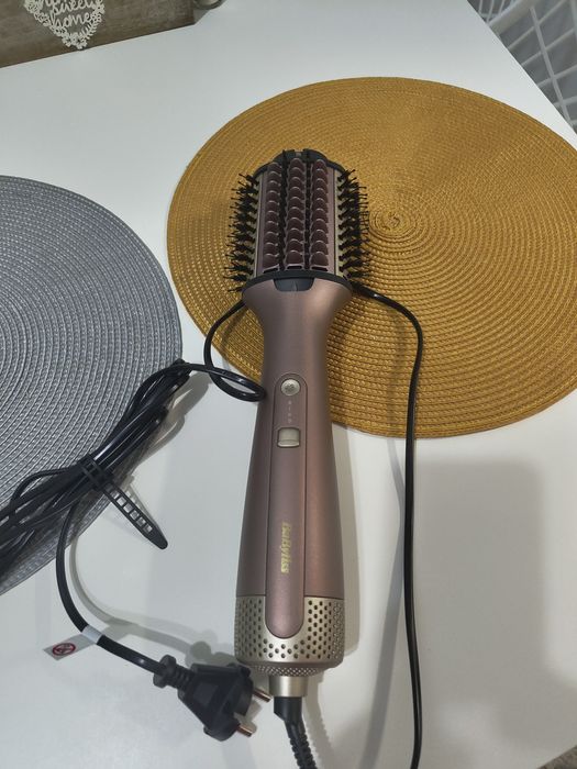 Perie cu aer cald Babyliss