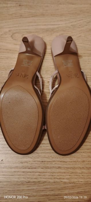 Продавам обувки zara