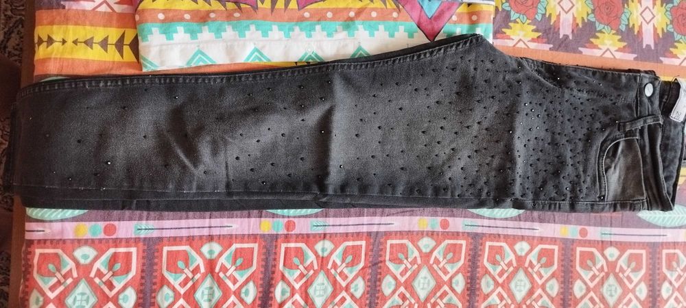 Дънки 26 номер чисто нови