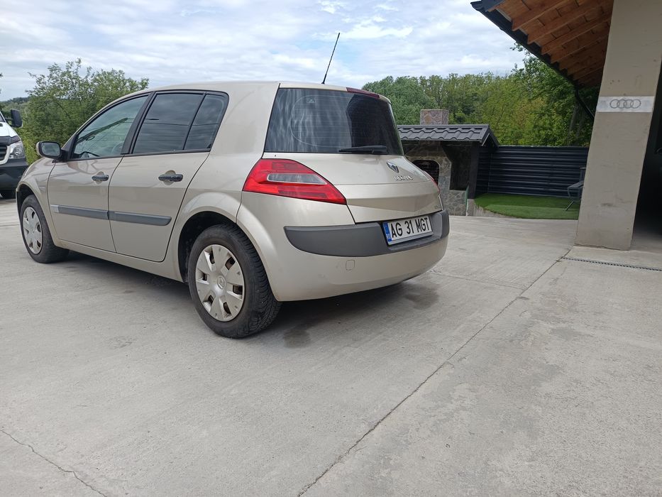 Vând Renault Megane 2 hatchback facelift