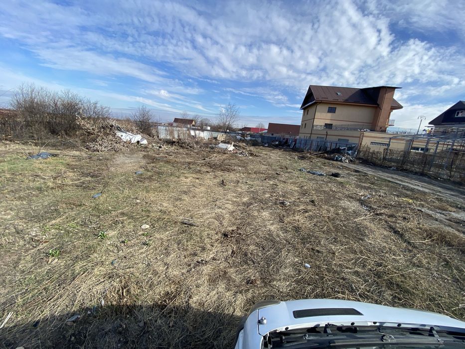 Teren la E85 loc de casa