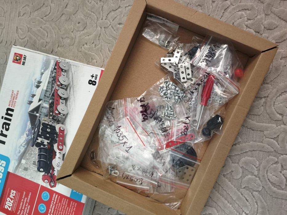Set construcție trenuri, 8+