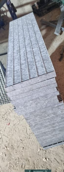 Gratare zicate si trepte zicate petru scari de exterior