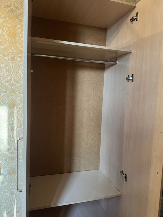 Шкаф двухдверный