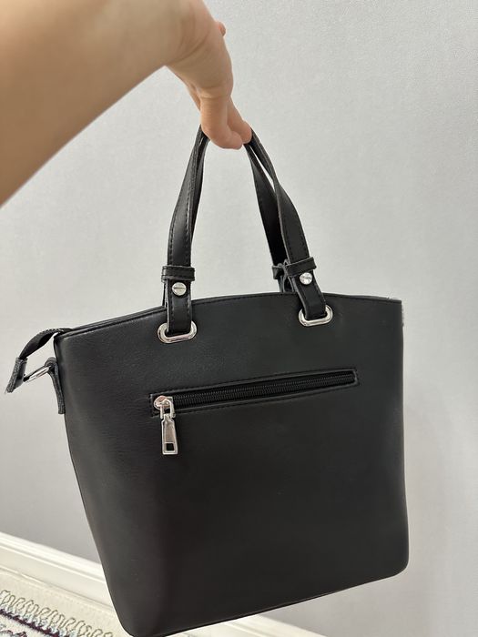 Женская сумка черная