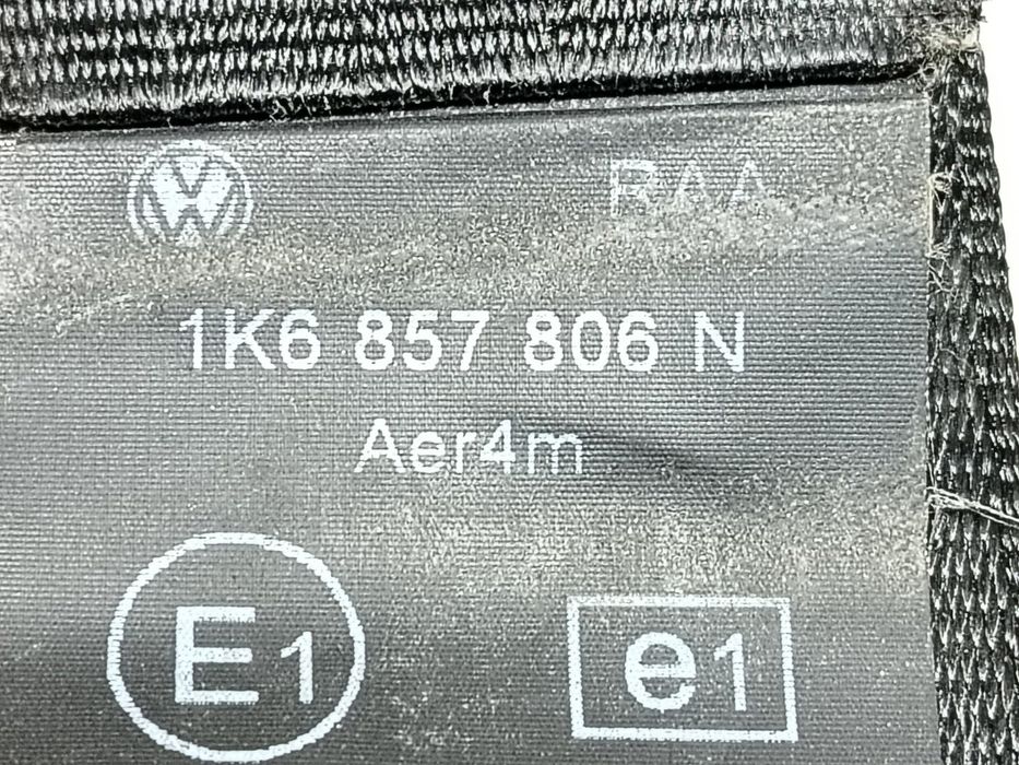 Centura siguranta spate 1k6857806n Volkswagen Golf 5 (2003 - 2009)