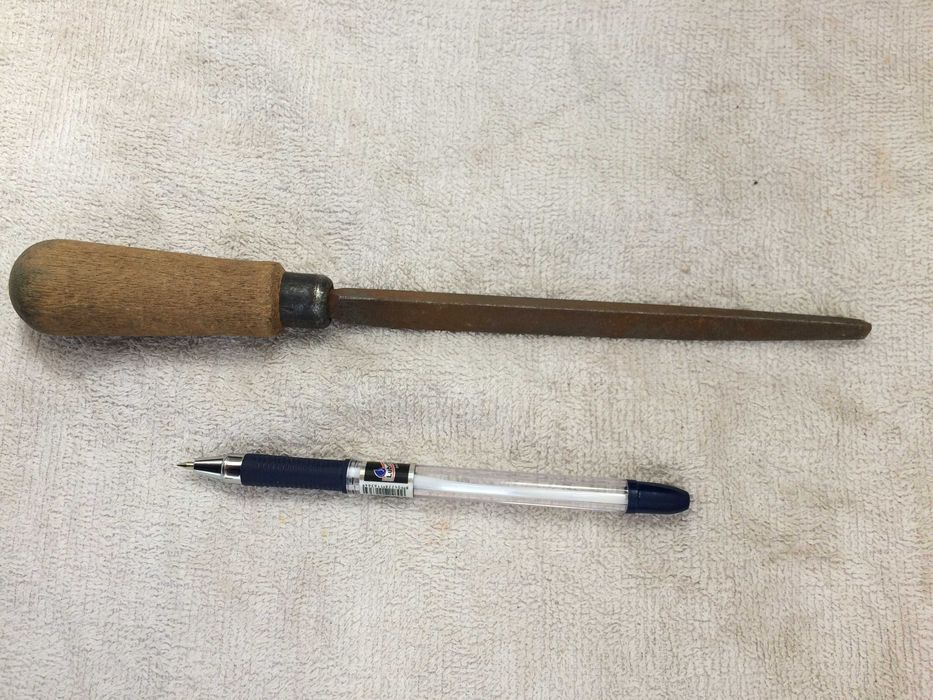 Топор, молоток, ножовка, зубило