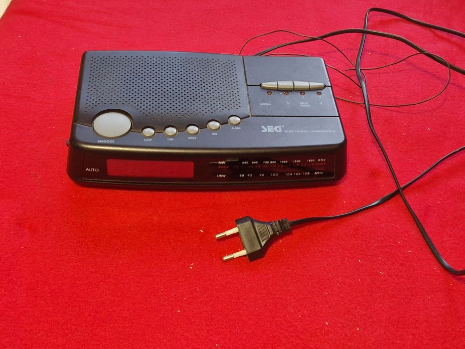 Radio cu afișaj defect