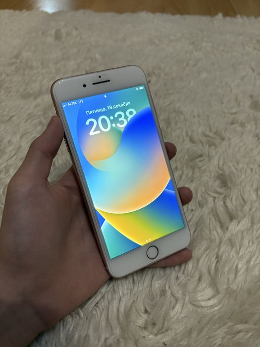 Срочно продам айфон 8 плюс