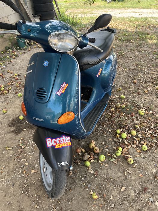 Dezmembrez scuter piaggio vespa et2
