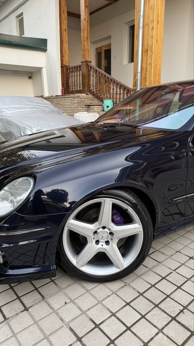 Mercedes Benz W211 E55 AMG Tanzanite Blue Met