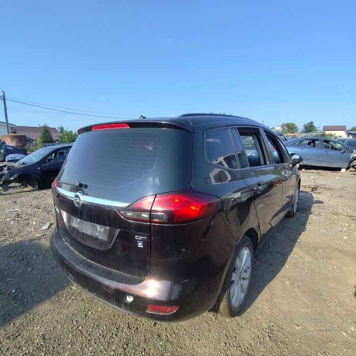 Dezmembrari Opel ZAFIRA C (2011-) 2.0 CDTI Motorina