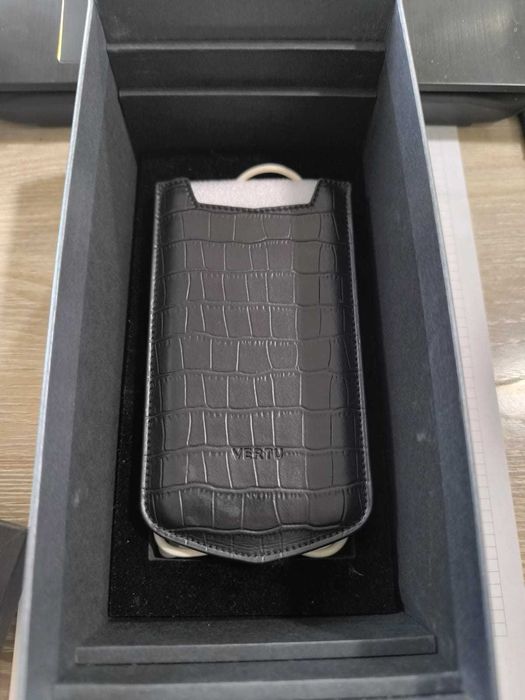 Мобильный телефон Vertu