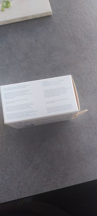 Vând o pereche de căști, Chromecast un smartwatch