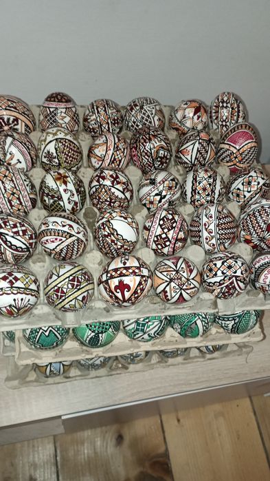 Oua încondeiate  cu ceara in relief