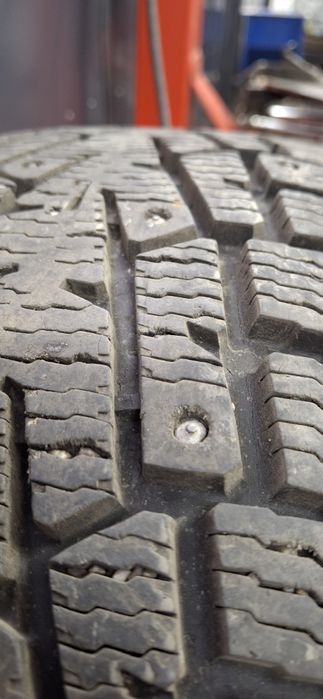 Продам резину 225 55 r17