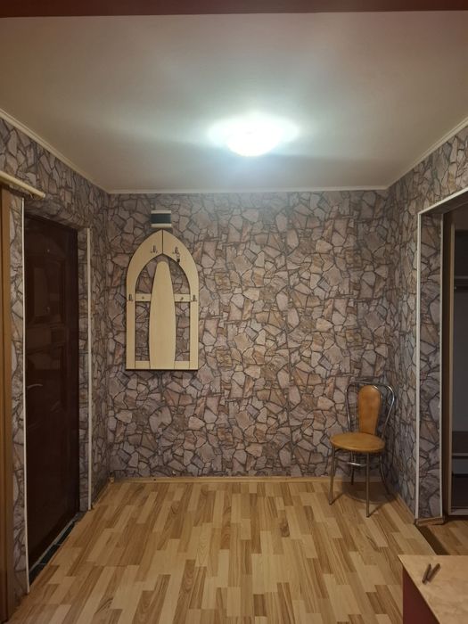 Vând apartament  3 camere