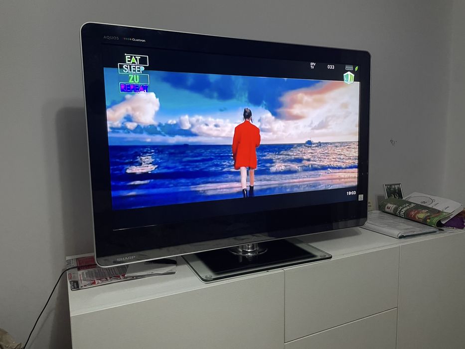 Televizor Sharp Aquos diagonala de108. Cm