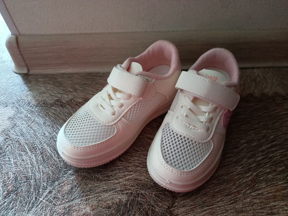 Новые кроссовки 26 р-р