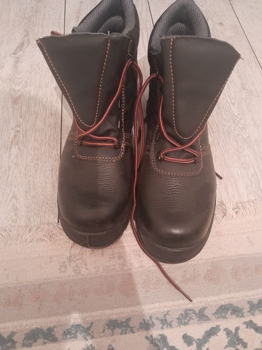 Спецобувь размер 41  новый