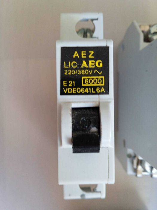 Автоматичен прекъсвач предпазител