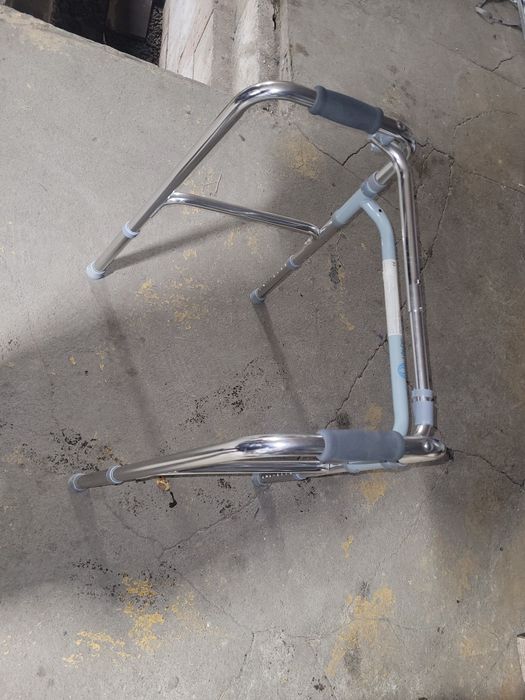 Продам ходунки в отличном состоянии