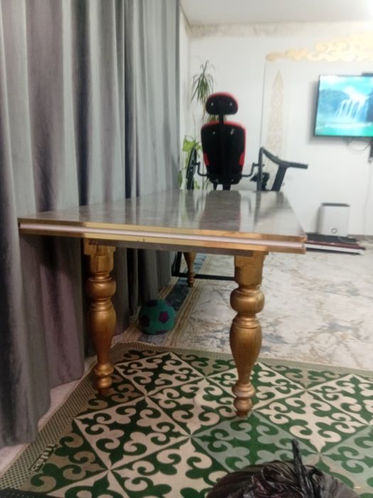 Продам стол состояние хороший