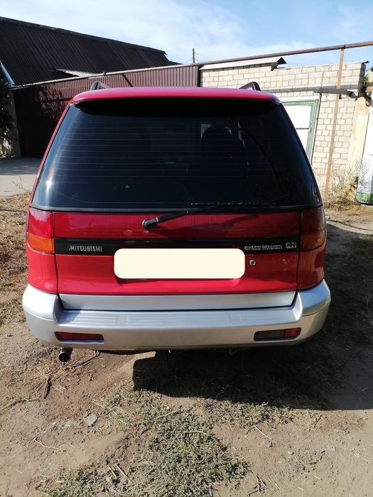 Продаю Mitsubishi Space Runner