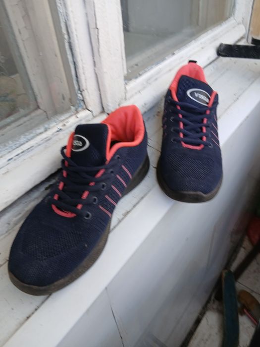 Мужские кроссовки