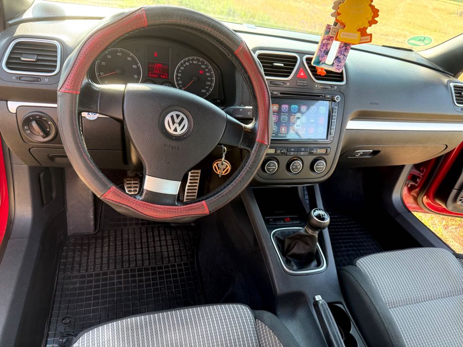 Vând mașină VW EOS roșu