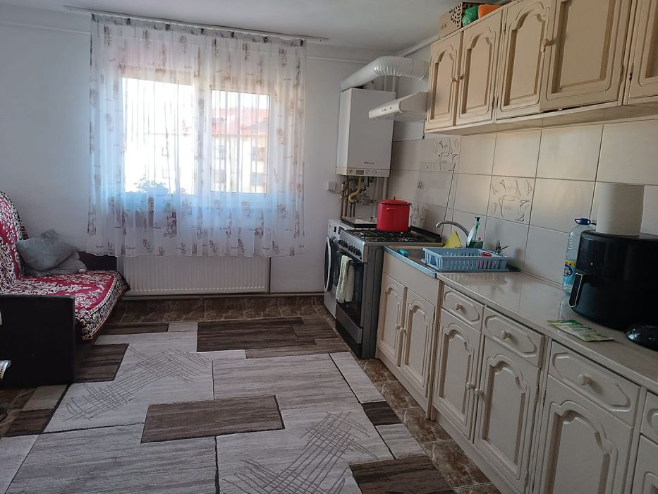 Închiriez garsonieră confort 1 - 44 mp