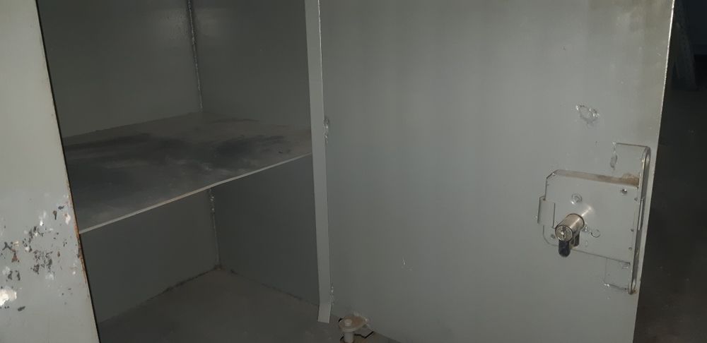 офисная мебель , сейф