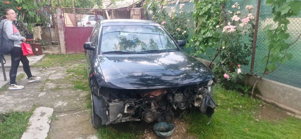 Passat B5 pentru piese.