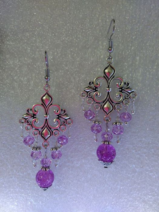 Создаю Красоту , подчеркивающую женственность .