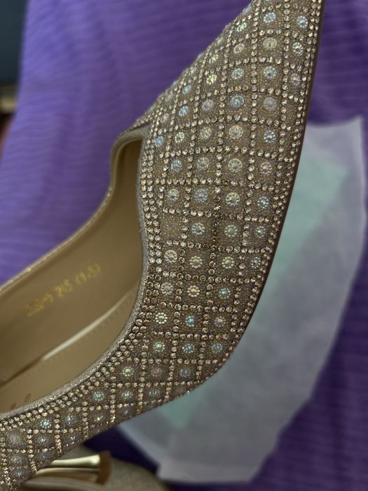 Продам новые туфли