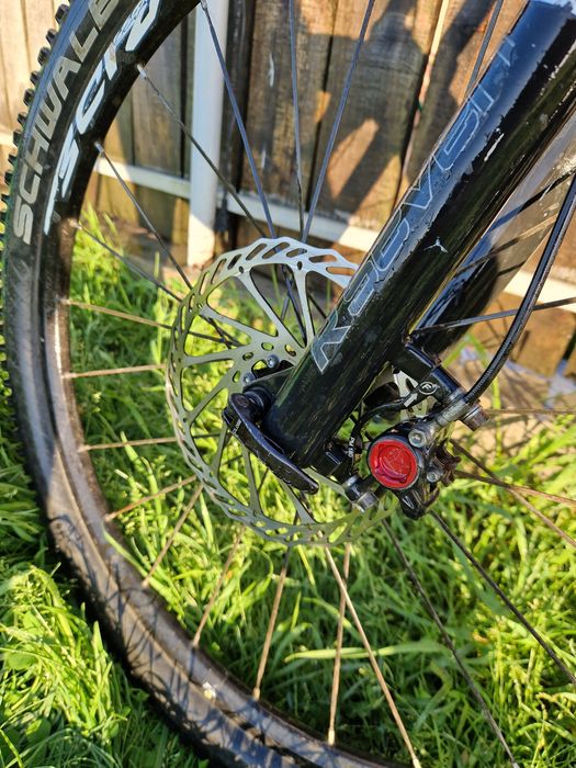 Vând bicicletă full suspension