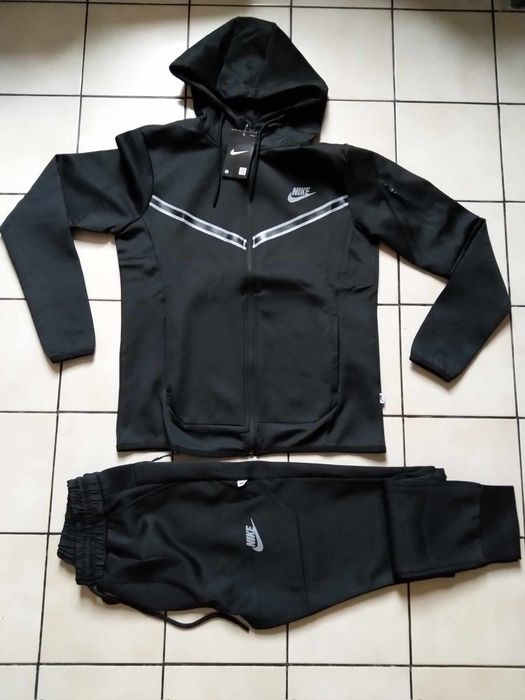 Спортен екип  Tech Fleece размер S,М и  XL