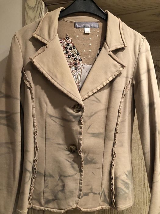 Дамски дрехи, якета