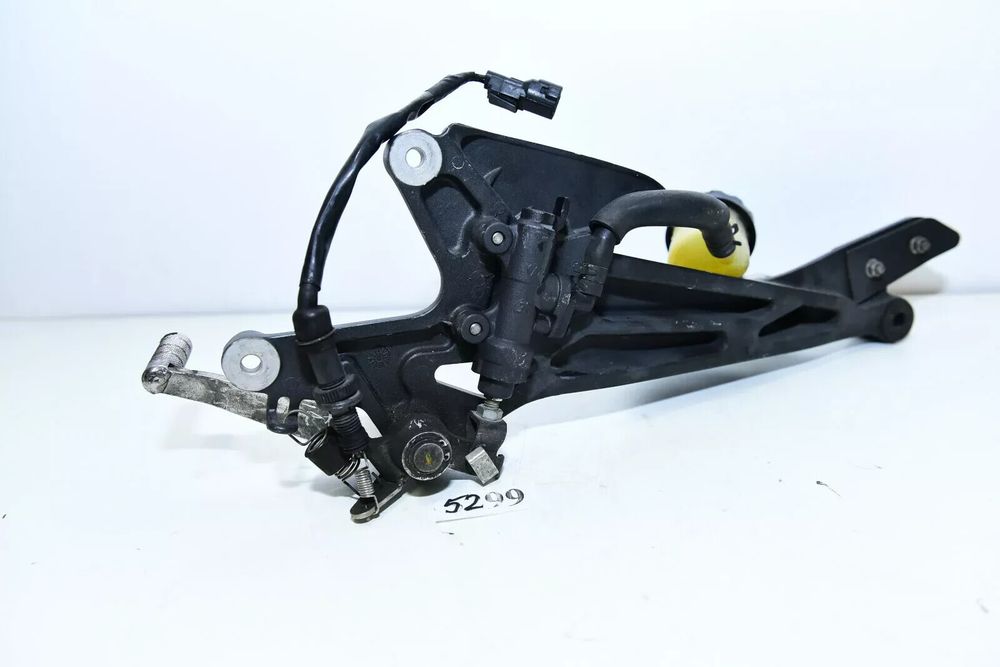 2010 2013 HONDA CBF 1000F PARTEA DREAPTĂ SUPORT PICIOARE CUIER