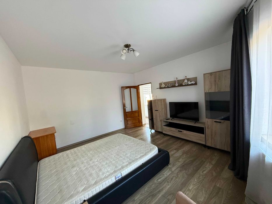 CASĂ DE INCHIRIAT CU 2 LOCUINȚE INDEPENDENTE | 236 mp utili | Teren 5.784 mp | strada Budiului