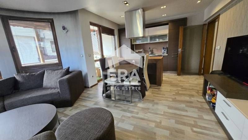 Луксозен тристаен апартамент в кв.Дружба