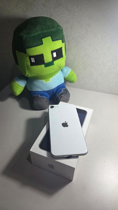iPhone SE 2020 продам